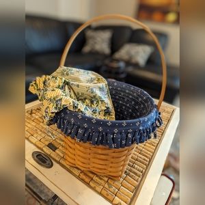 Longaberger 11" measuring basket with protector, product card & choice of liner.